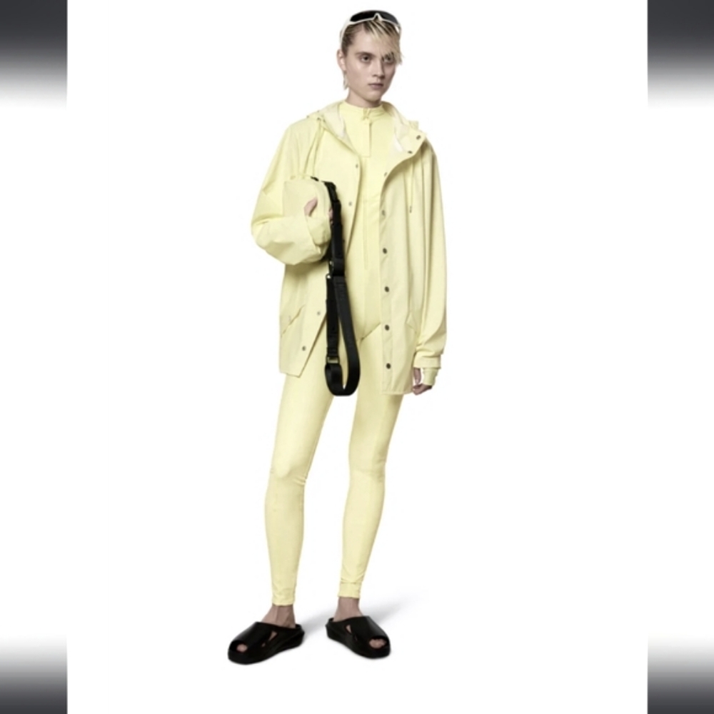 NWT RAINS DENMARK WATERPROOF JACKET PALE YELLOW UNISEX XL